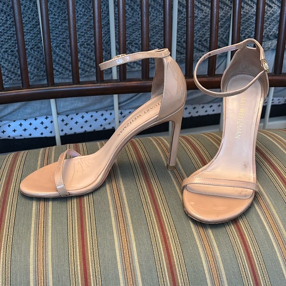 Stuart Weitzman Nude patent leather Sandal